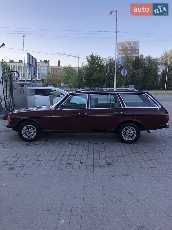 Mercedes-Benz E-Class 1984