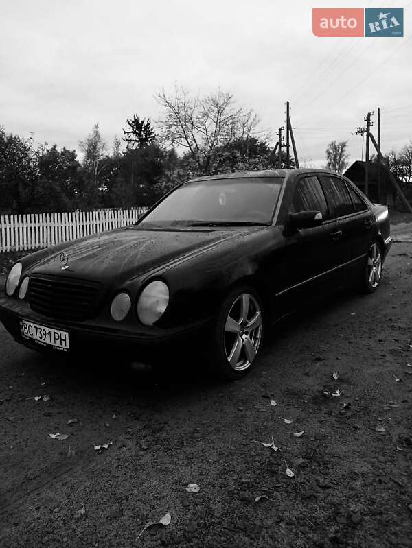 Седан Mercedes-Benz E-Class 1997 в Владимирце фото Седан Mercedes-Benz E-Class 1997 в Владимирце
