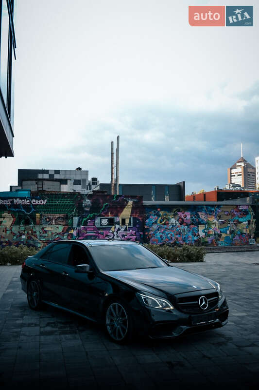 Седан Mercedes-Benz E-Class 2013 в 