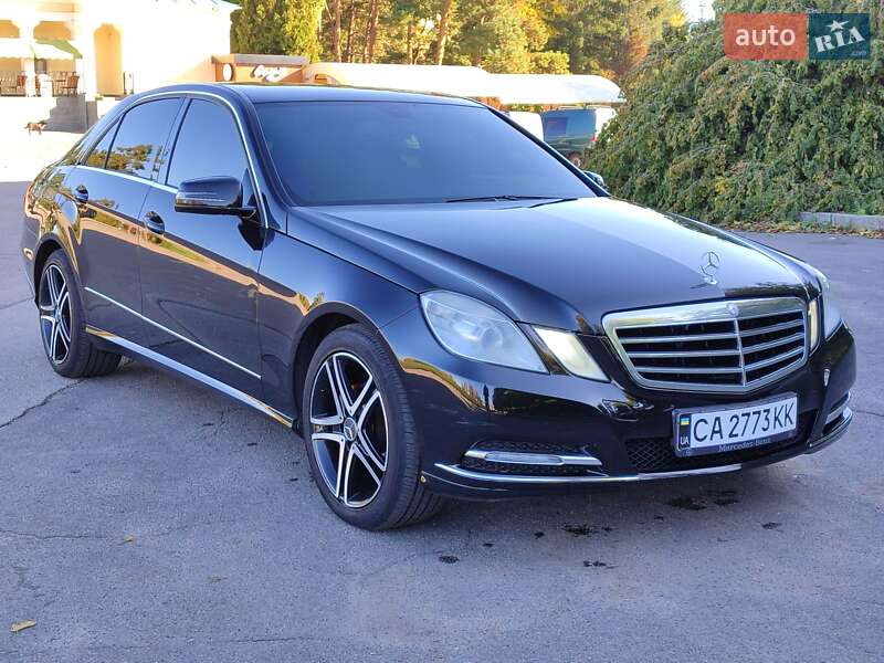 Седан Mercedes-Benz E-Class 2012 в Умані