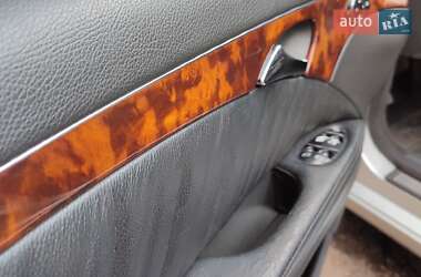 Седан Mercedes-Benz E-Class 2002 в  фото 32 Седан Mercedes-Benz E-Class 2002 в