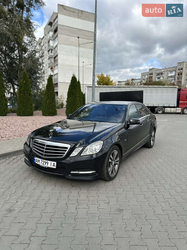Седан Mercedes-Benz E-Class 2011 в Житомире фото 2 Седан Mercedes-Benz E-Class 2011 в Житомире