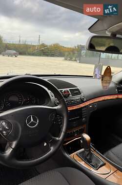 Седан Mercedes-Benz E-Class 2002 в 