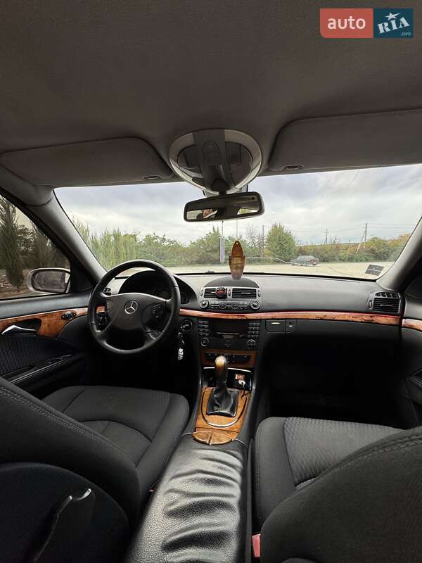 Седан Mercedes-Benz E-Class 2002 в Ужгороді