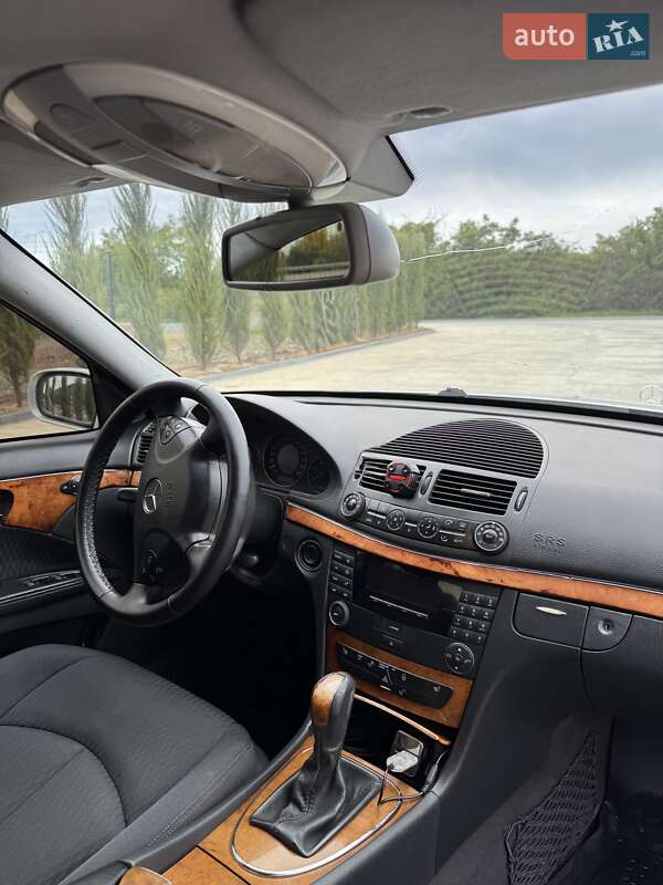 Седан Mercedes-Benz E-Class 2002 в Ужгороді