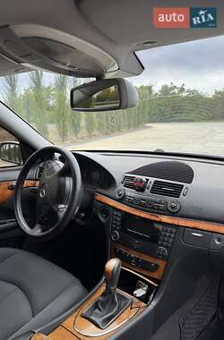 Седан Mercedes-Benz E-Class 2002 в 