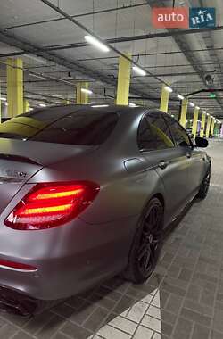 Седан Mercedes-Benz E-Class 2018 в 