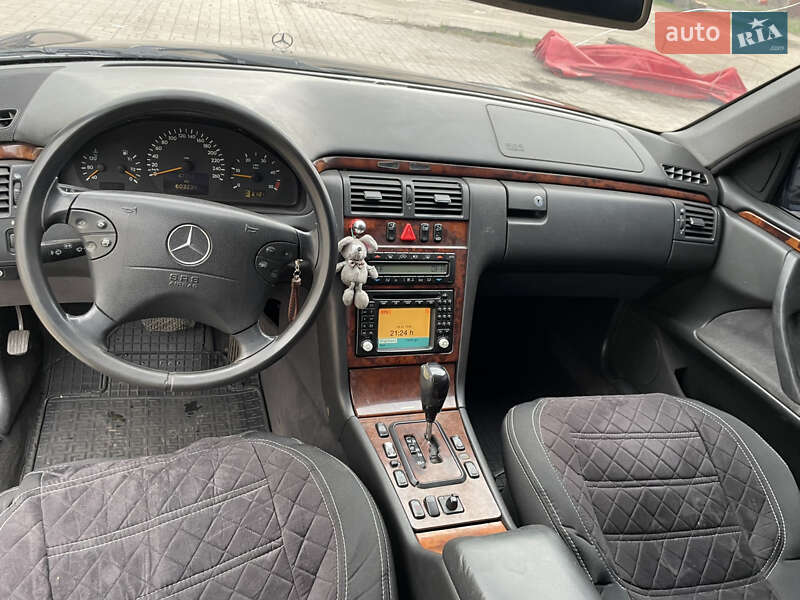 Седан Mercedes-Benz E-Class 2001 в Кривом Роге фото 6 Седан Mercedes-Benz E-Class 2001 в Кривом Роге