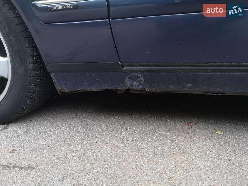 Седан Mercedes-Benz E-Class 1997 в Києві