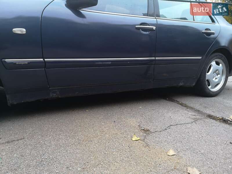 Седан Mercedes-Benz E-Class 1997 в Києві