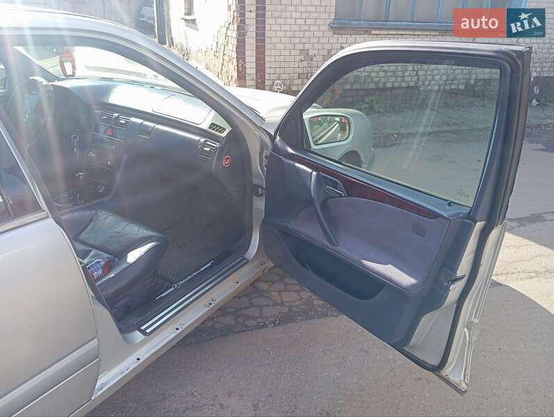 Седан Mercedes-Benz E-Class 2001 в Виннице фото 8 Седан Mercedes-Benz E-Class 2001 в Виннице
