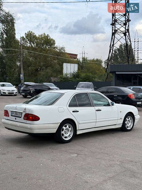 Седан Mercedes-Benz E-Class 1995 в Запорожье фото 4 Седан Mercedes-Benz E-Class 1995 в Запорожье