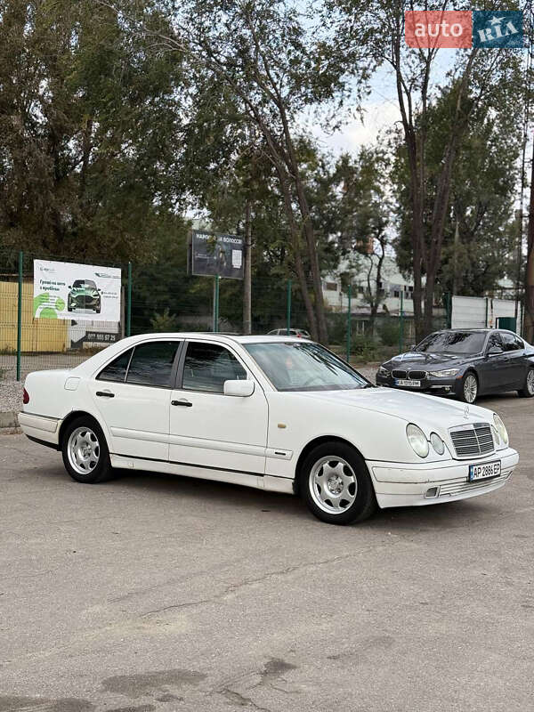 Седан Mercedes-Benz E-Class 1995 в Запорожье фото 5 Седан Mercedes-Benz E-Class 1995 в Запорожье