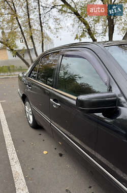 Седан Mercedes-Benz E-Class 1997 в 