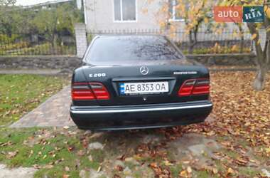 Седан Mercedes-Benz E-Class 2001 в  фото 6 Седан Mercedes-Benz E-Class 2001 в