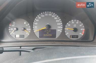 Седан Mercedes-Benz E-Class 2001 в  фото 12 Седан Mercedes-Benz E-Class 2001 в