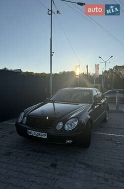 Седан Mercedes-Benz E-Class 2004 в Жовкве