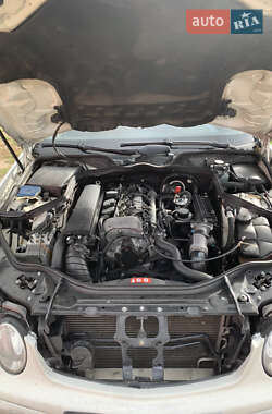 Седан Mercedes-Benz E-Class 2004 в  фото 8 Седан Mercedes-Benz E-Class 2004 в