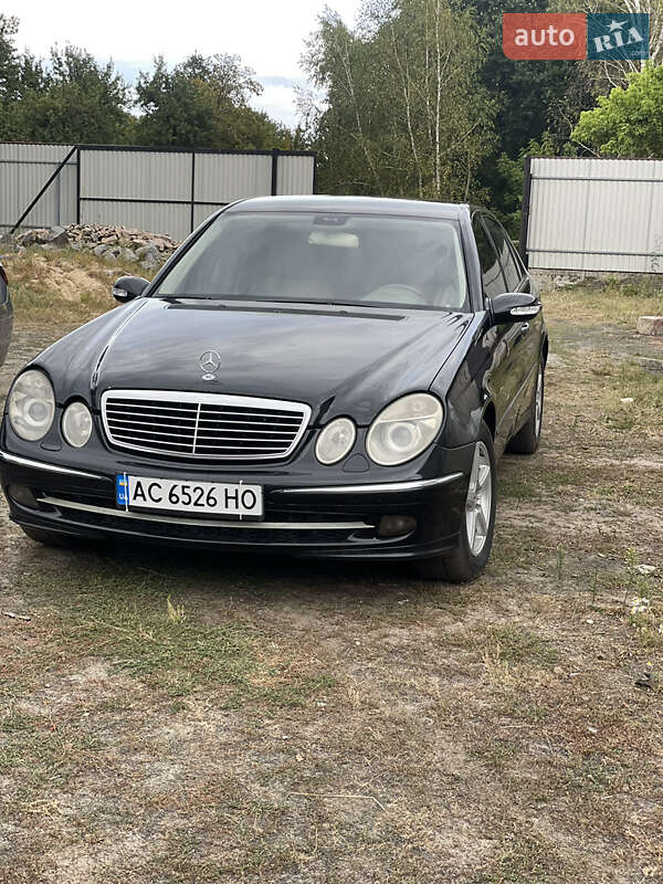Седан Mercedes-Benz E-Class 2003 в 