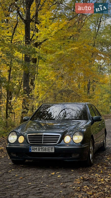Седан Mercedes-Benz E-Class 2000 в Казатине