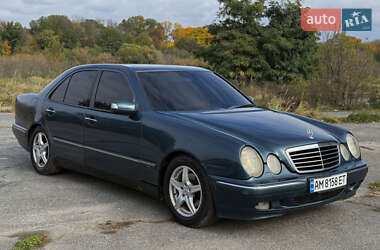 Седан Mercedes-Benz E-Class 2000 в 