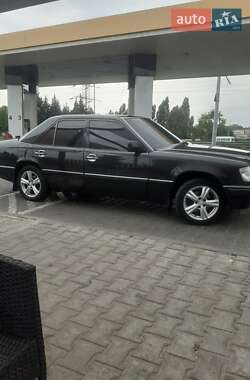 Седан Mercedes-Benz E-Class 1991 в Дніпрі