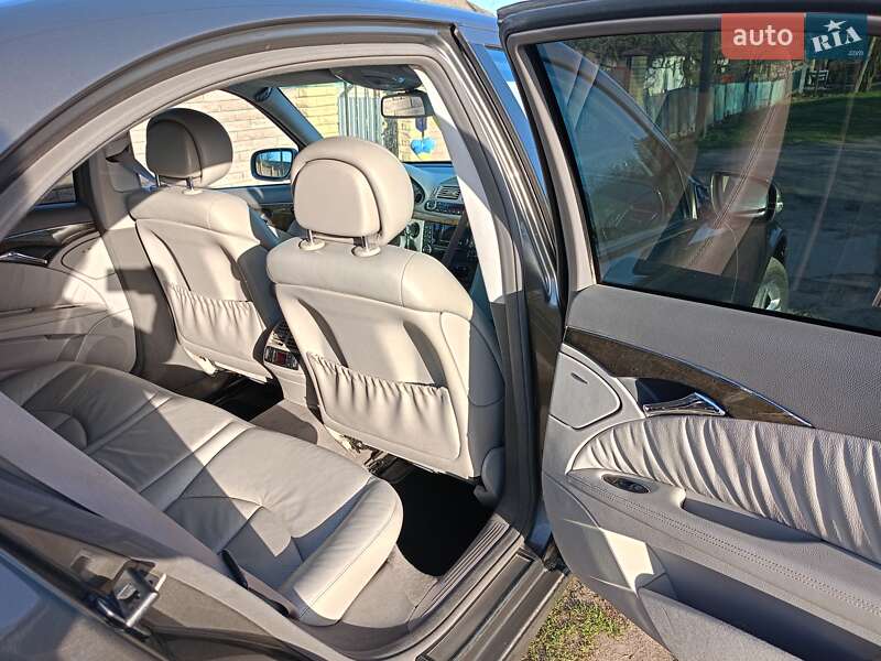 Седан Mercedes-Benz E-Class 2006 в Баре