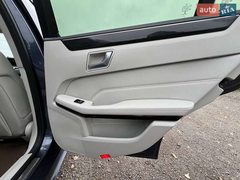 Седан Mercedes-Benz E-Class 2014 в Киеве