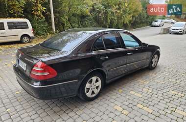 Седан Mercedes-Benz E-Class 2004 в 