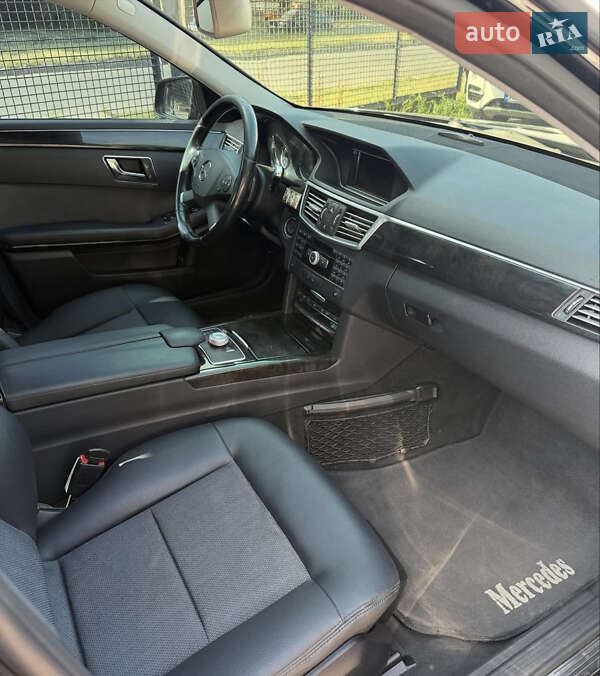 Седан Mercedes-Benz E-Class 2009 в Запорожье