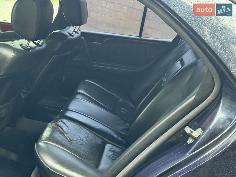Седан Mercedes-Benz E-Class 1998 в Чернівцях