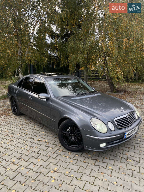 Седан Mercedes-Benz E-Class 2004 в Стрые
