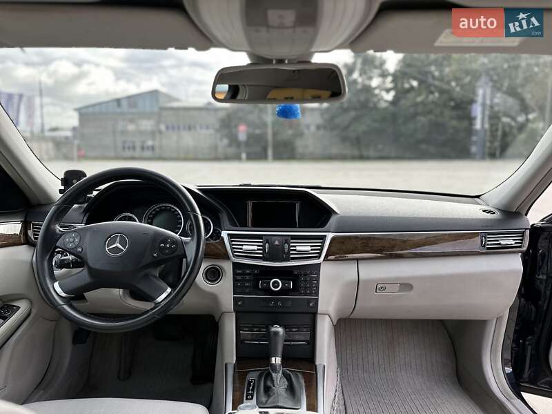 Универсал Mercedes-Benz E-Class 2010 в Нововолынске