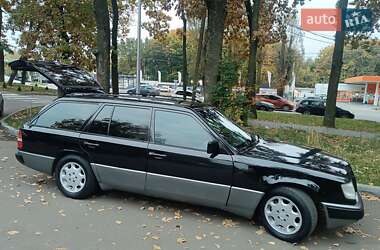 Універсал Mercedes-Benz E-Class 1994 в  фото 8 Універсал Mercedes-Benz E-Class 1994 в