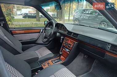 Універсал Mercedes-Benz E-Class 1994 в  фото 14 Універсал Mercedes-Benz E-Class 1994 в