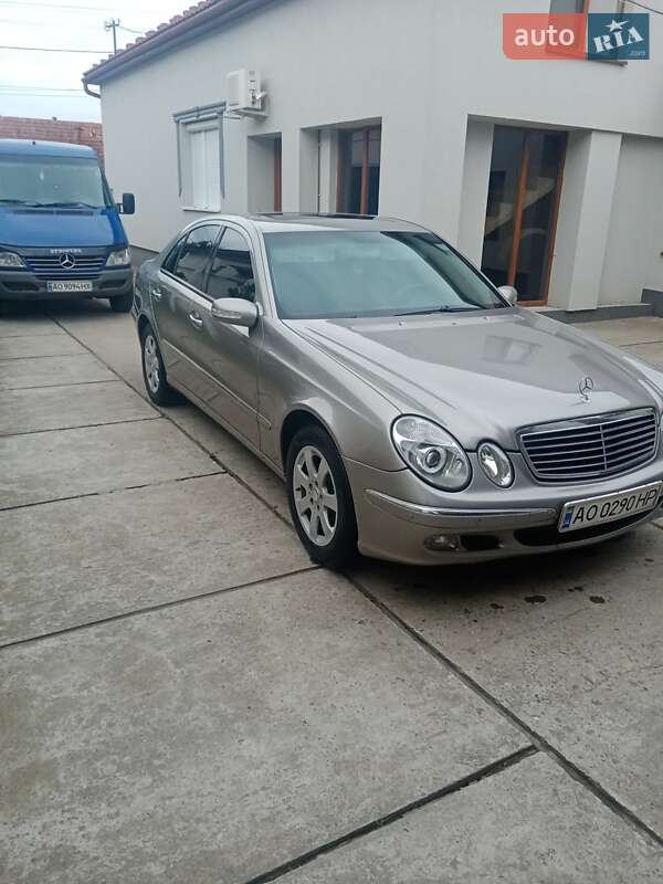 Седан Mercedes-Benz E-Class 2003 в Вилке