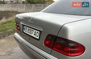 Седан Mercedes-Benz E-Class 2000 в 