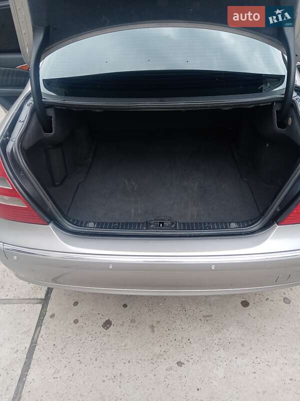 Седан Mercedes-Benz E-Class 2003 в Вилке