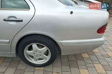 Седан Mercedes-Benz E-Class 1995 в 