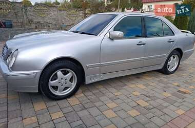 Седан Mercedes-Benz E-Class 1995 в 