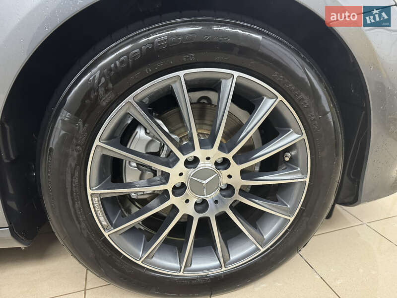 Седан Mercedes-Benz E-Class 2016 в Києві