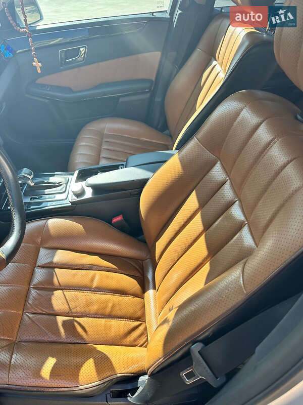 Седан Mercedes-Benz E-Class 2011 в Одесі