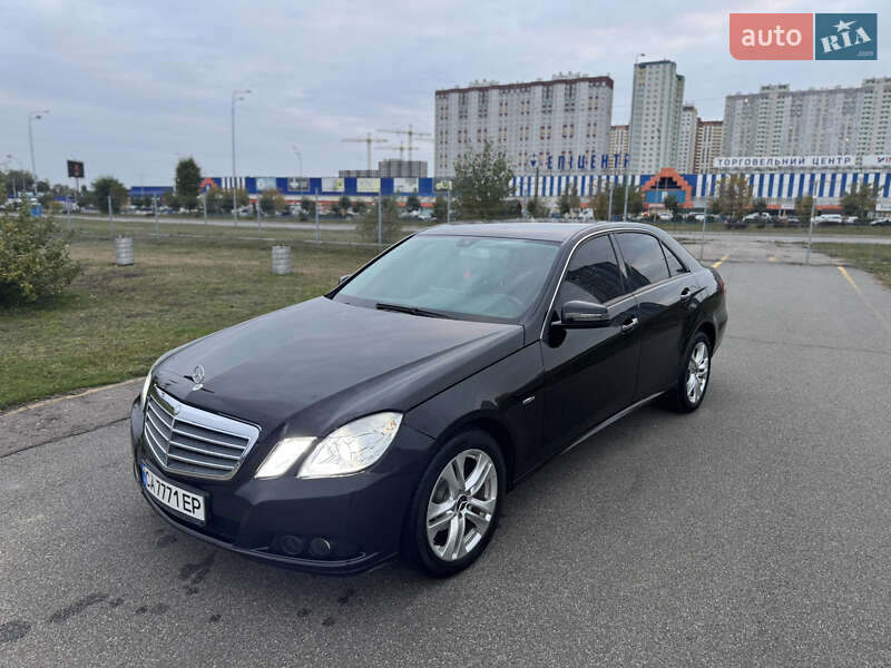 Седан Mercedes-Benz E-Class 2009 в Киеве