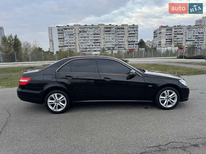 Седан Mercedes-Benz E-Class 2009 в Киеве