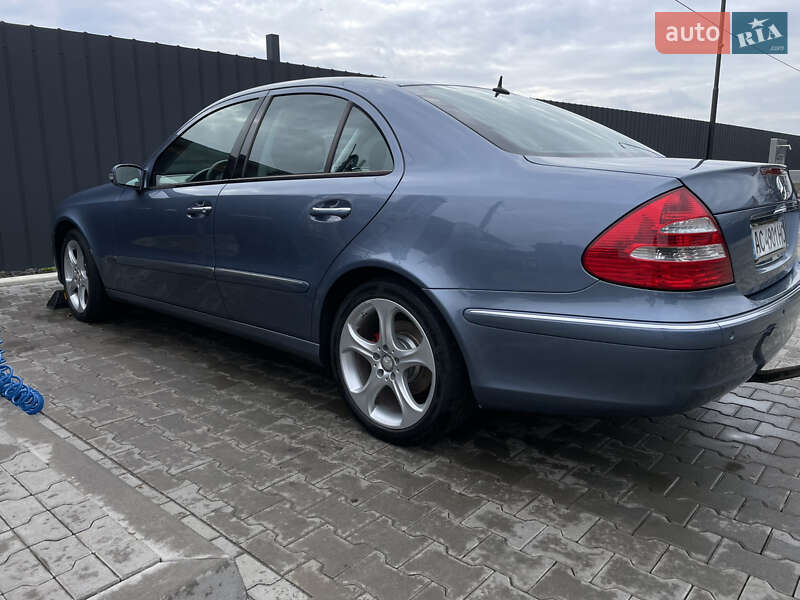 Седан Mercedes-Benz E-Class 2005 в Луцке