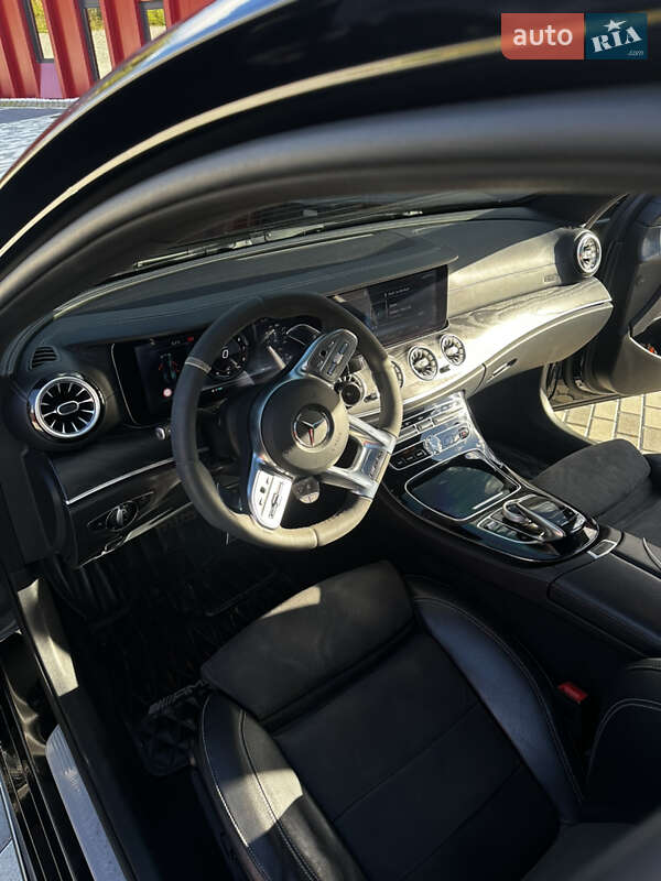 Седан Mercedes-Benz E-Class 2016 в Львове