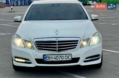 Седан Mercedes-Benz E-Class 2011 в 