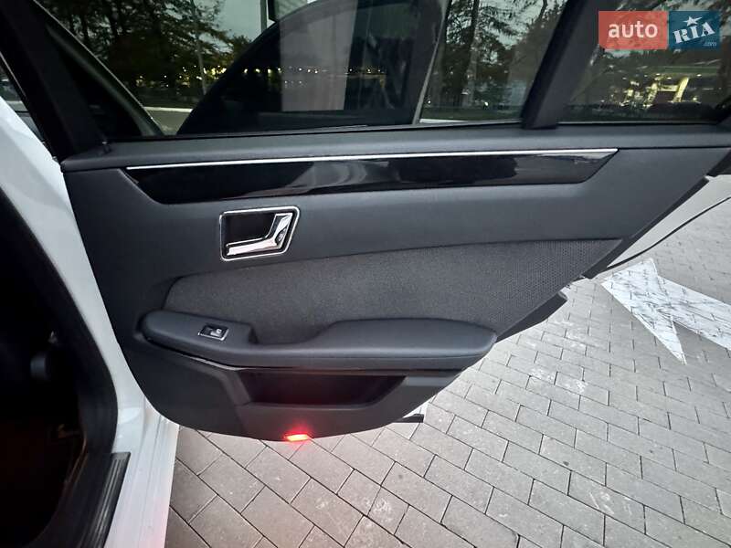 Седан Mercedes-Benz E-Class 2011 в Одессе