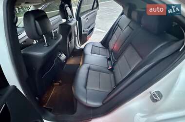Седан Mercedes-Benz E-Class 2011 в 