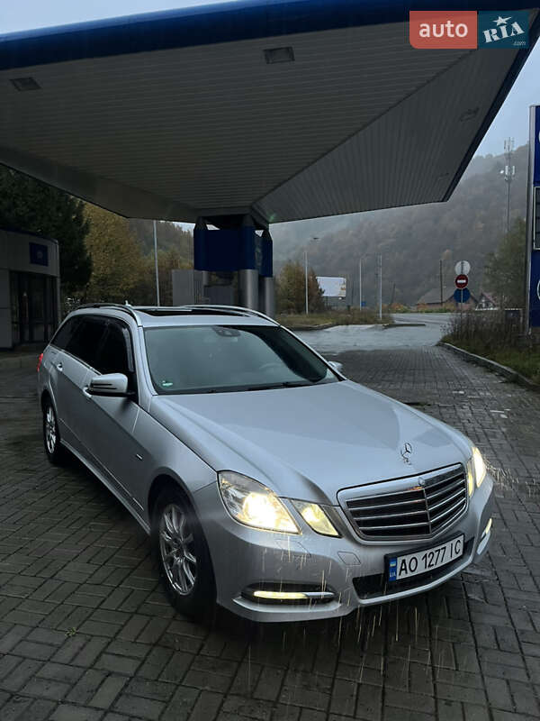 Універсал Mercedes-Benz E-Class 2010 в Рахові фото 5 Універсал Mercedes-Benz E-Class 2010 в Рахові